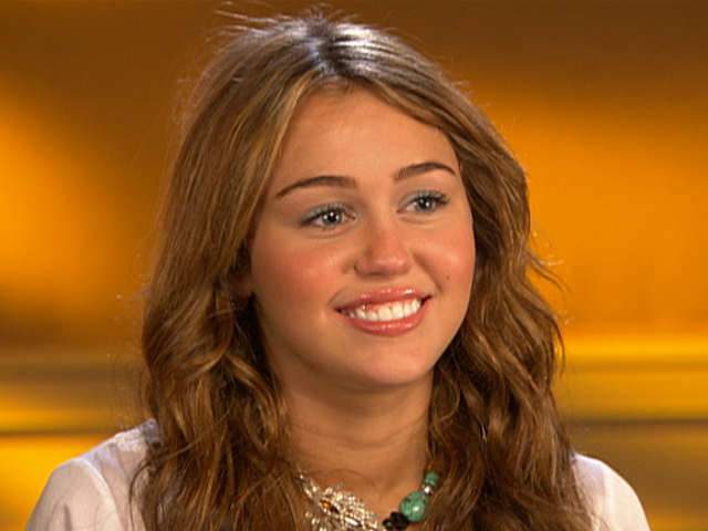 89329_miley-cyrus-talks-hannah-montana-the-movie